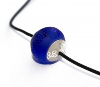 Blauw solid met roosjes